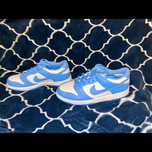 Dunk Low "University Blue".Brand Nike, size 7 Y blue color.